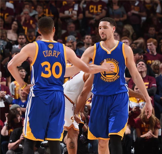 雷火电竞app-战术博弈：马刺勇士阵营大战谁能胜出